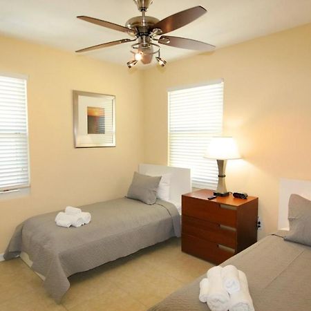 Johns Pass Condo'S- Fully Remote St. Pete Beach Buitenkant foto